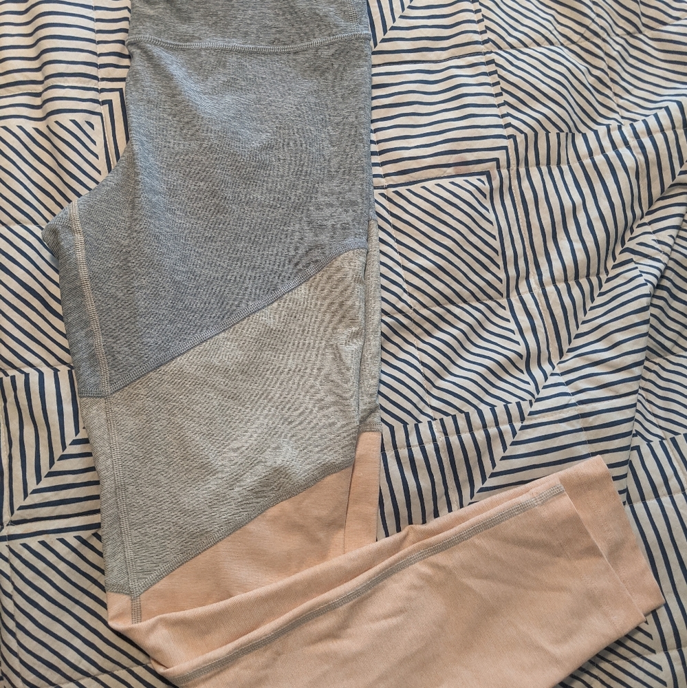 Excellent Outdoor Voices leggings